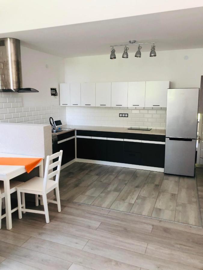 Апартаменти Bialy Domek Apartament Скочув Екстер'єр фото